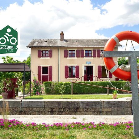 Mara Riviere Gite D'Etape Sur La Velo Francette La Jaille-Yvon Exterior foto